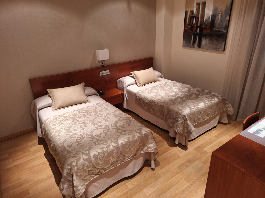 Hotel Astura - habitación doble en Valencia de Don Juan Hotel Astura - habitación doble en Valencia de Don Juan